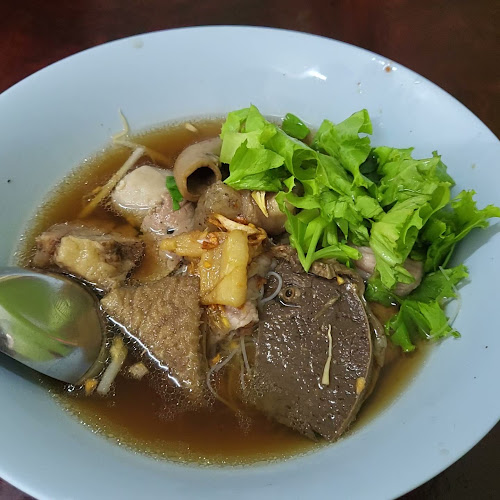 เหน่ง รสเยี่ยม