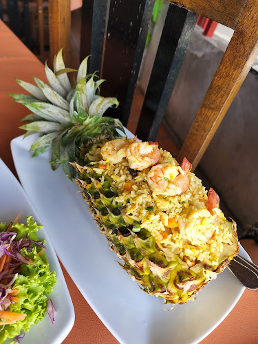 Pantai Seaview Restaurant Halal Food - การบริการอาหารและที่พัก