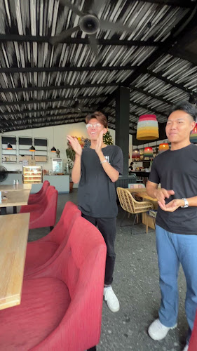 Gallery Cafe Phuket - การบริการอาหารและที่พัก