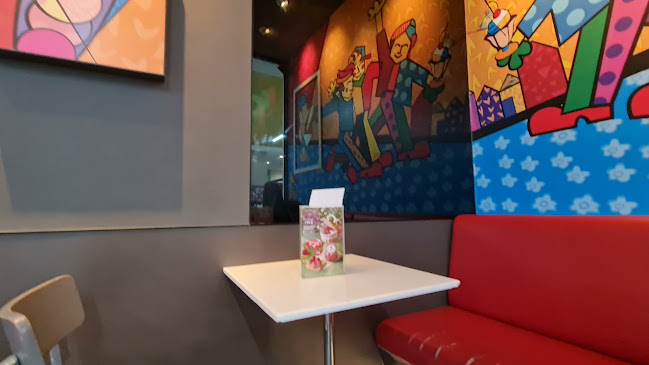 Swensen's Lotus Chalong - การบริการอาหารและที่พัก