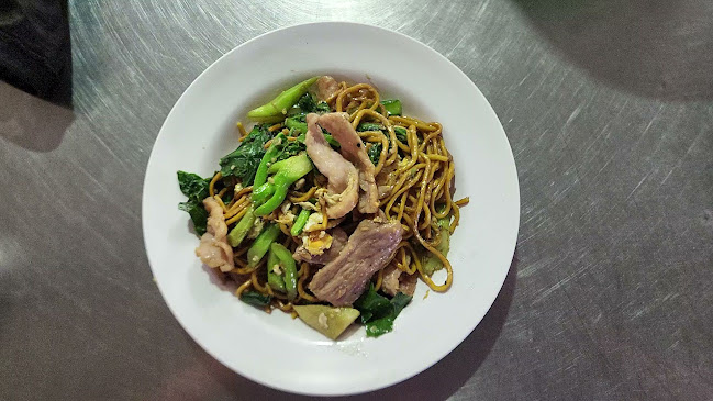 ราดหน้าราโด โกหน่ำ