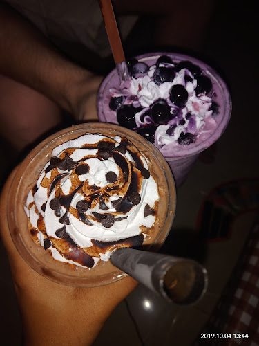 SMOOD cafe' phuket - การบริการอาหารและที่พัก