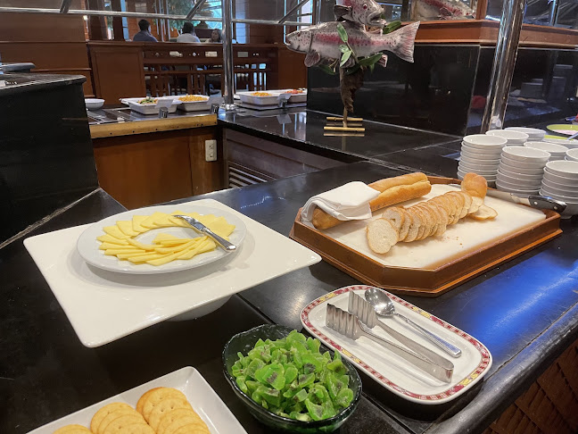 Pavilion Cafe Restaurant - Muang