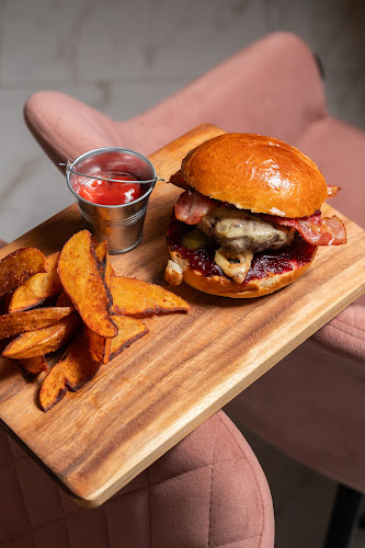 Benedict Breakfast Cafe - Phuket