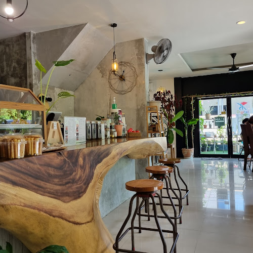 1 AM Cafe - การบริการอาหารและที่พัก