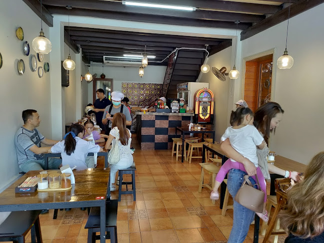 60/4 ถ.สุทัศน์ ต.ตลาดใหญ่, 60/3 ถ. สุทัศน์ ตำบลตลาดใหญ่ อำเภอเมืองภูเก็ต ภูเก็ต 83000