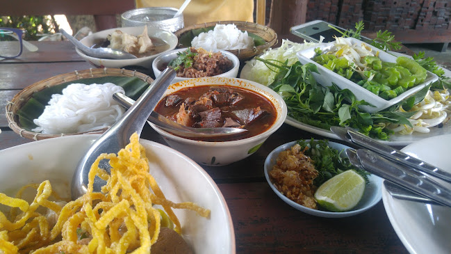 ร้านอาหารปั๋นใจ๋