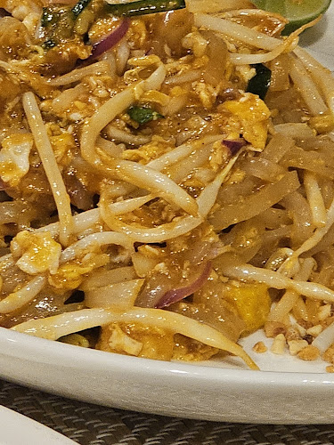 LEK SEAFOOD - การบริการอาหารและที่พัก