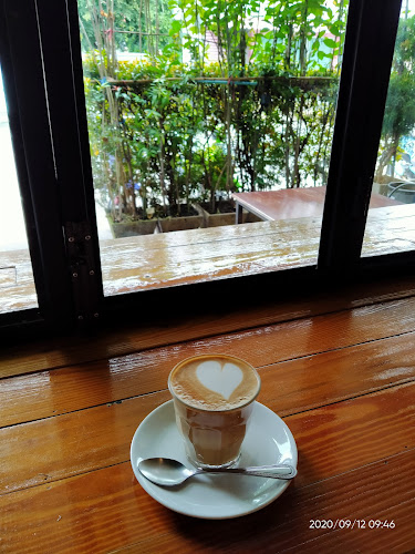 ซาลูน คอฟฟี่ แอนด์ บาร์ - อำเภอเมืองอุบลราชธานี