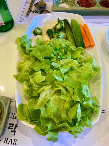 ร้านอาหารเกาหลี ซูวอน วังคัลบี พัทยา - การบริการอาหารและที่พัก