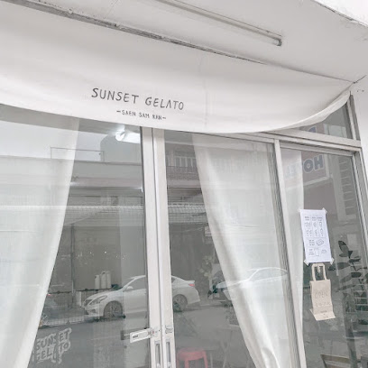 Sunset Gelato แสนสำราญ