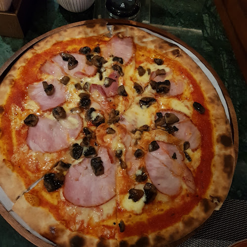 Opinii despre Malibrew Pattaya în อำเภอบางละมุง - การบริการอาหารและที่พัก