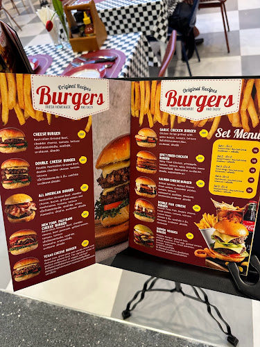 Santa Monica Diner Pattaya - อำเภอบางละมุง