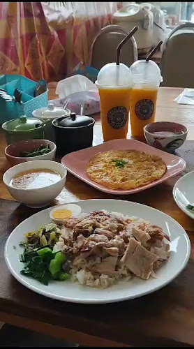 ร้านโกชา ชายสี่ กมลา