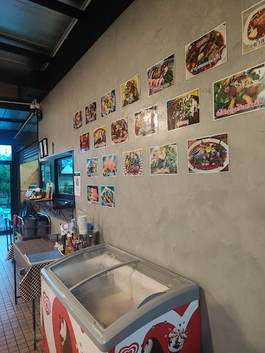 สถานียำยำ - การบริการอาหารและที่พัก