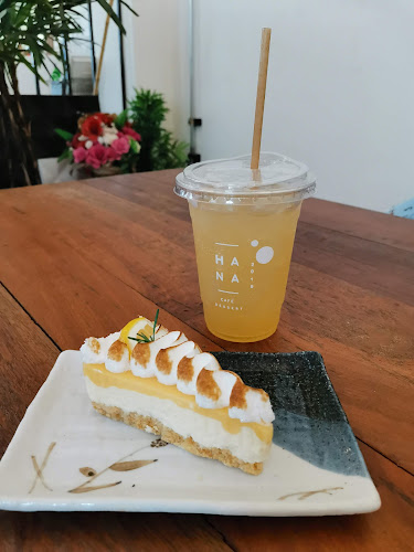 HANA - การบริการอาหารและที่พัก