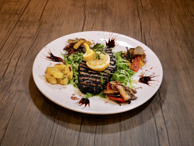 Bella Sicilia Pizzeria in Jomtien - การบริการอาหารและที่พัก