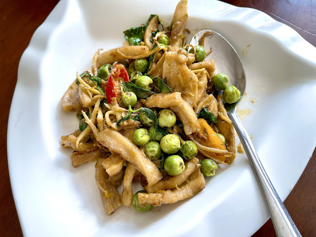 จางวางอิ่ม - การบริการอาหารและที่พัก