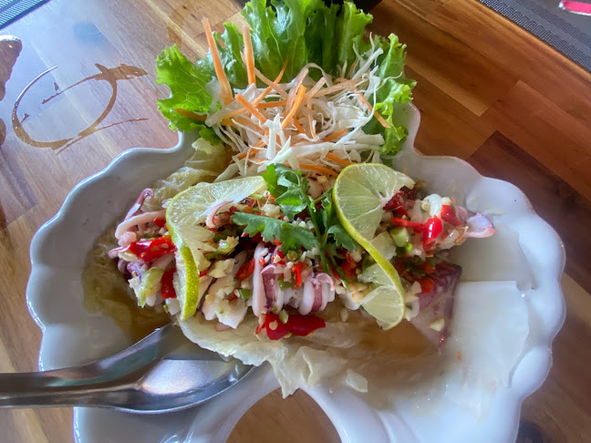 บ้านกุ้งมังกร - การบริการอาหารและที่พัก