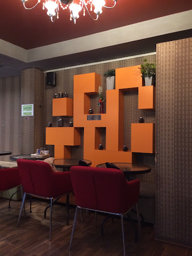 Coffee More Khonkaen ร้านคอฟฟี่ มอร์ ขอนแก่น - การบริการอาหารและที่พัก