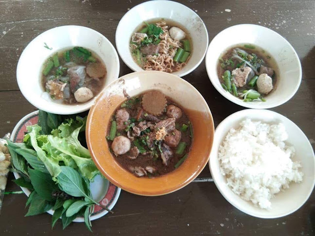 ร้านก๋วยเตี๋ยวเรือ ยกซด 10 บาท
