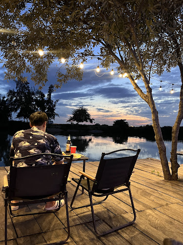 Leisure Café n Bar - การบริการอาหารและที่พัก