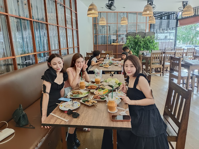 นัวร์ ส้มตำ สตรีทฟู้ด สาขา 2 - Thai Street Food