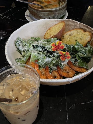 KIRI burger & bowl , kata beach - Muang