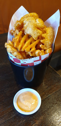 Comentarii opinii despre JIM's Burgers & Beers - Pakkred