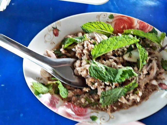 Opinii despre ลาบขอนแก่น 2 สาขาบางโจ ศรีสุนทร ภูเก็ต în อำเภอถลาง - การบริการอาหารและที่พัก