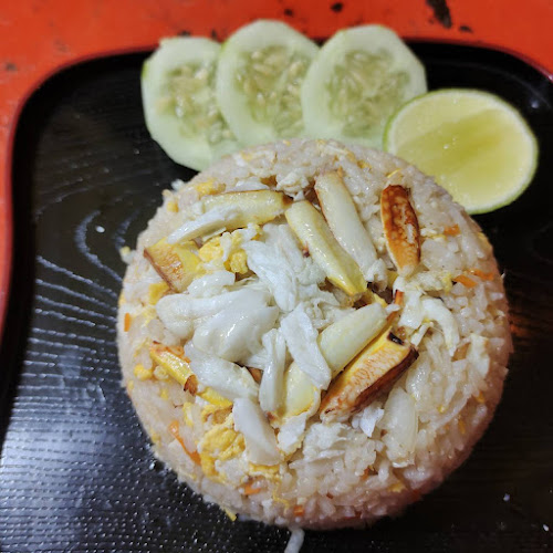 Tree Town Jomtien - การบริการอาหารและที่พัก