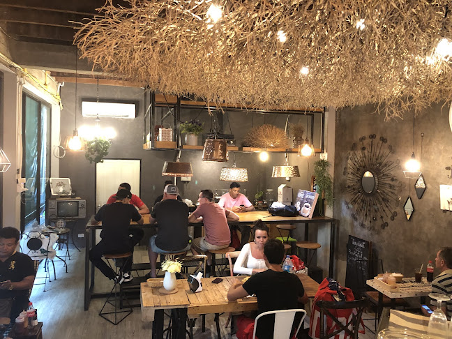 FIVE Loaves Burgers & Cafe’