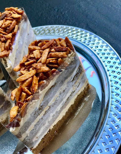 82, 16 ถ. เจ้าฟ้าตะวันออก ตำบล วิชิต อำเภอเมืองภูเก็ต ภูเก็ต 83000