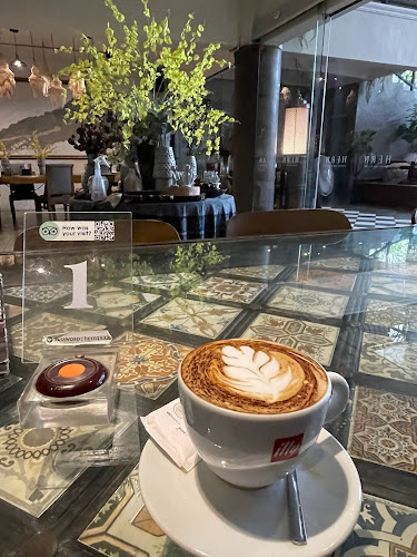 Hern Coffee and Bistro - อำเภอกะทู้