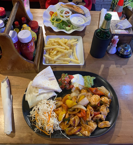 Comentarii opinii despre CHICHA Restaurant and Hotel