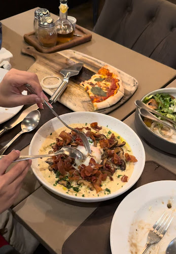 Opinii despre Five Crossing în อำเภอปากเกร็ด - การบริการอาหารและที่พัก