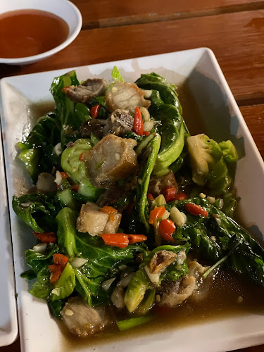 ข้าวต้มโชคอนันต์ (KhaotomChokarnan) - การบริการอาหารและที่พัก