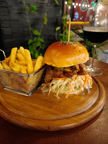 Comentarii opinii despre Public House Phuket