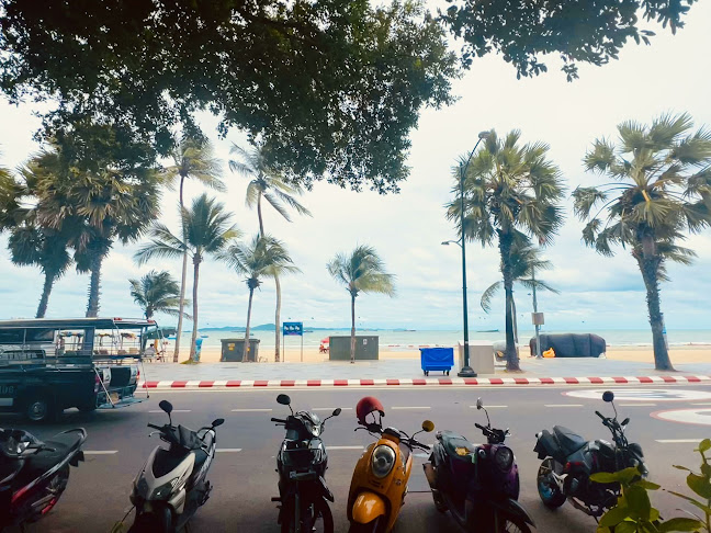 Green Tree Rest. & Pub - การบริการอาหารและที่พัก