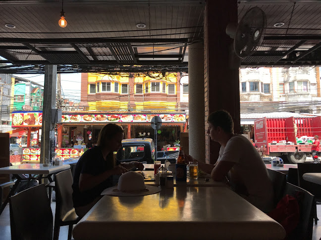 Food Market Restaurant Karon - การบริการอาหารและที่พัก