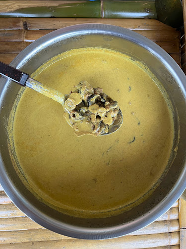 ข้าวแกงเผ็ดหวูด by นายมร - การบริการอาหารและที่พัก