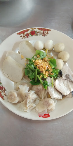 เจ๊จิ๋ม ก๋วยเตี๋ยวเส้นปลา เกี๊ยวปลา - การบริการอาหารและที่พัก