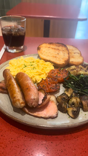 Opinii despre Eggsactly - เอ๊กแซ็คลี่ în อำเภอบางละมุง - การบริการอาหารและที่พัก