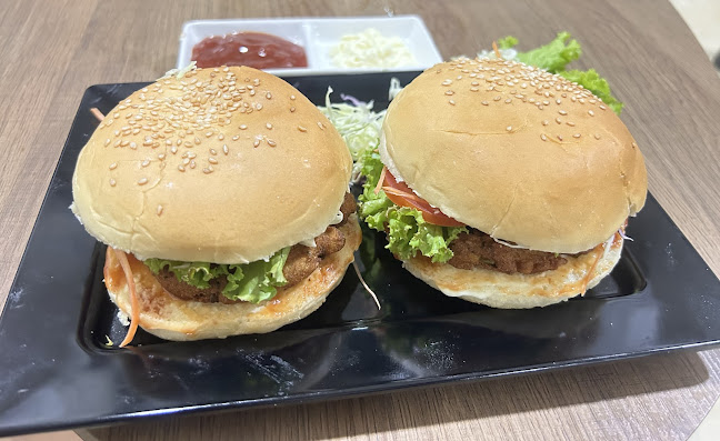 Chern Ma Chill Cafe & Indian And Thai Restaurant - อำเภอบางละมุง