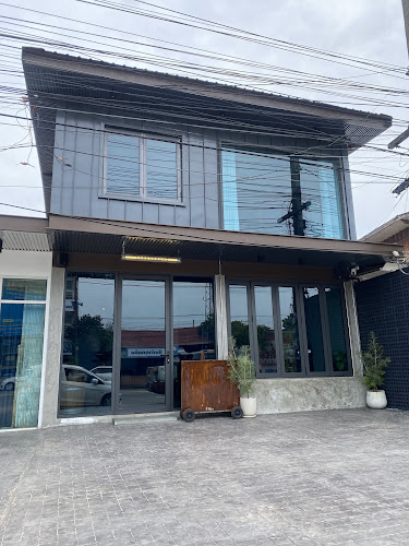 Comentarii opinii despre Y A R D G R O U N D