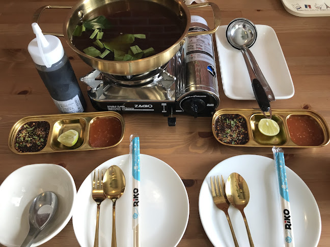 26, 43 หมู่ 2 ถนน ญาณวิโรจน์ ตำบล เกาะขวาง อำเภอเมืองจันทบุรี จันทบุรี 22000