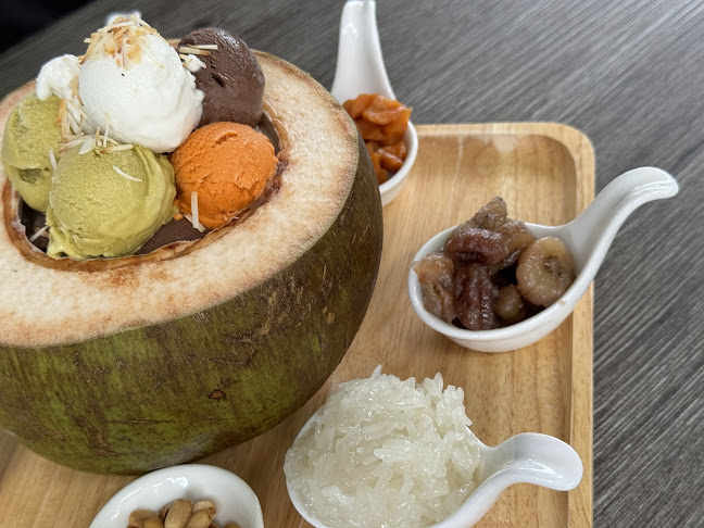 Opinii despre Lamai fresh coconut ice cream (lamai shop) în อำเภอเกาะสมุย - การบริการอาหารและที่พัก
