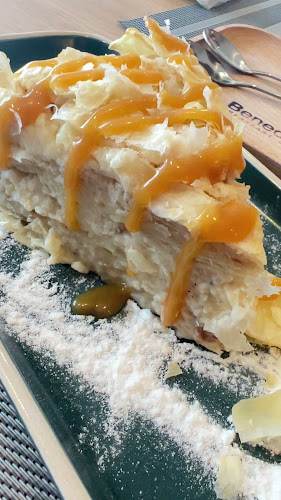 Benedict Breakfast Cafe