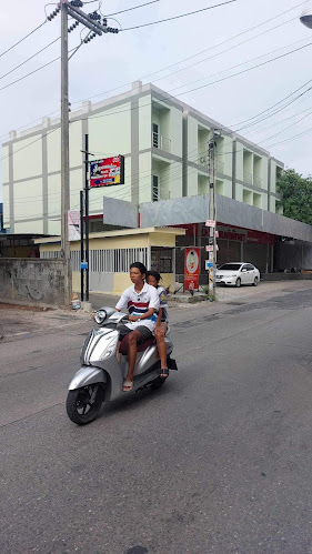 กะเพราข้าวมัน - การบริการอาหารและที่พัก