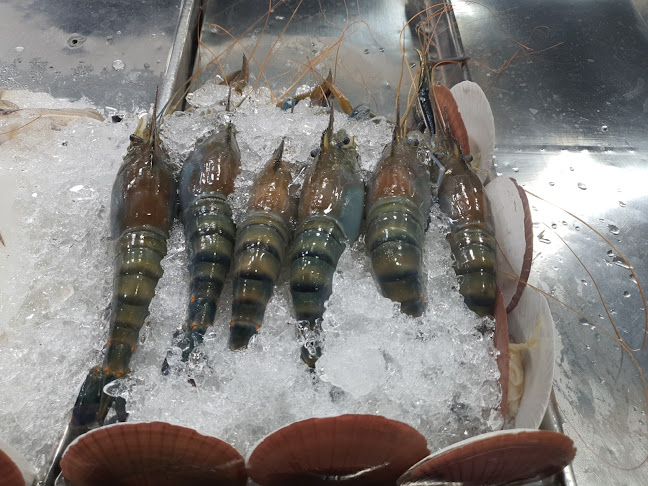 นายแกละซีฟู๊ด อาหารทะเลเผา - การบริการอาหารและที่พัก